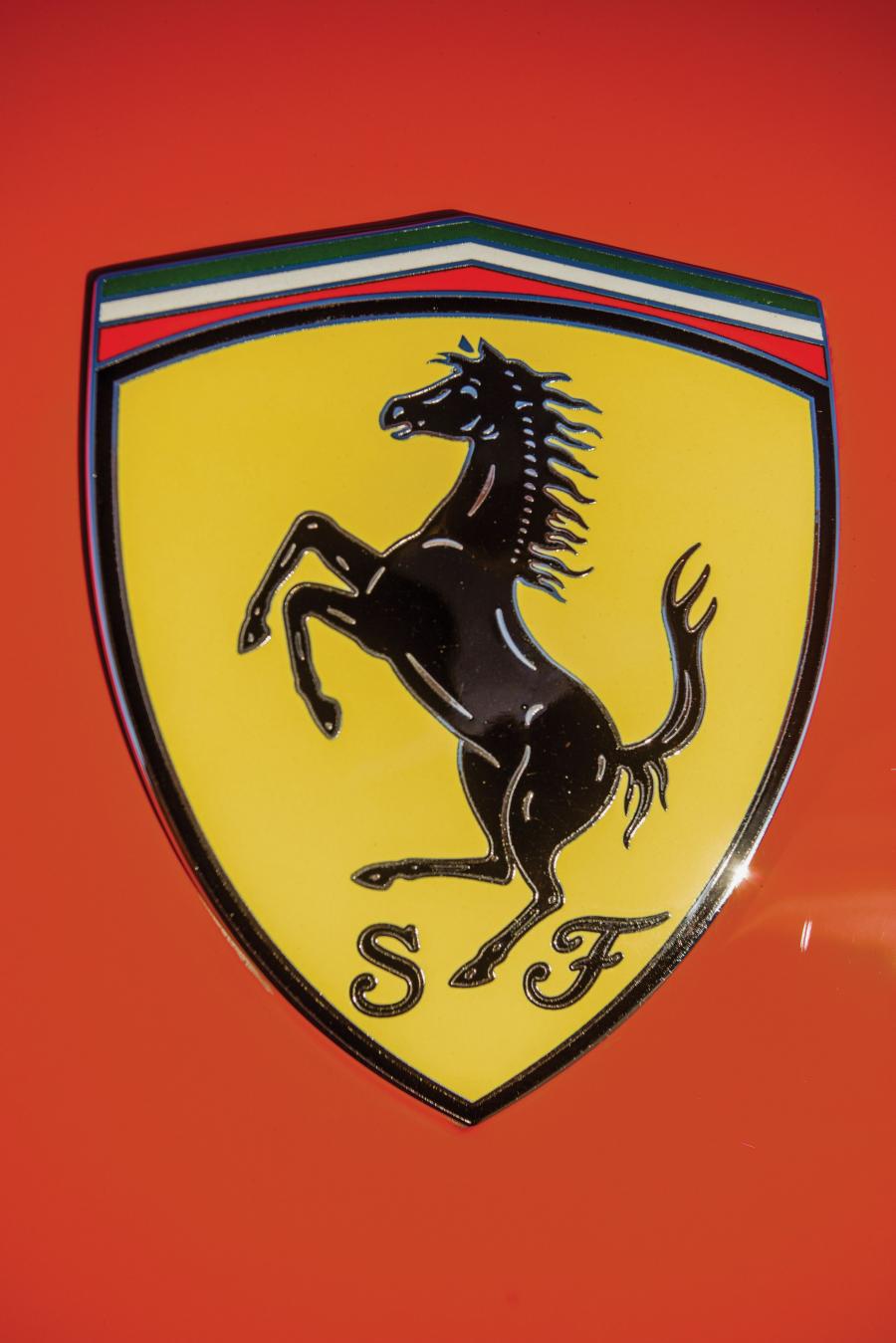 Логотип Ferrari F12tdf 2016 года  (NA) (фото 30 из 45)